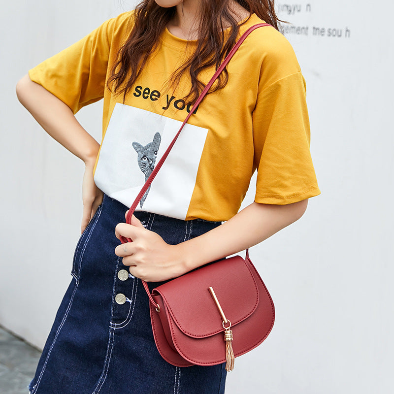 Shoulder bag tassel round bag women bag – image 5
