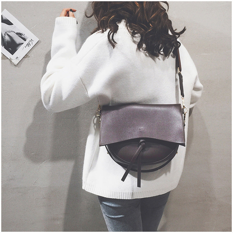 Picture In Cheek Retro Broadband One-shoulder Messenger Bag – image 3